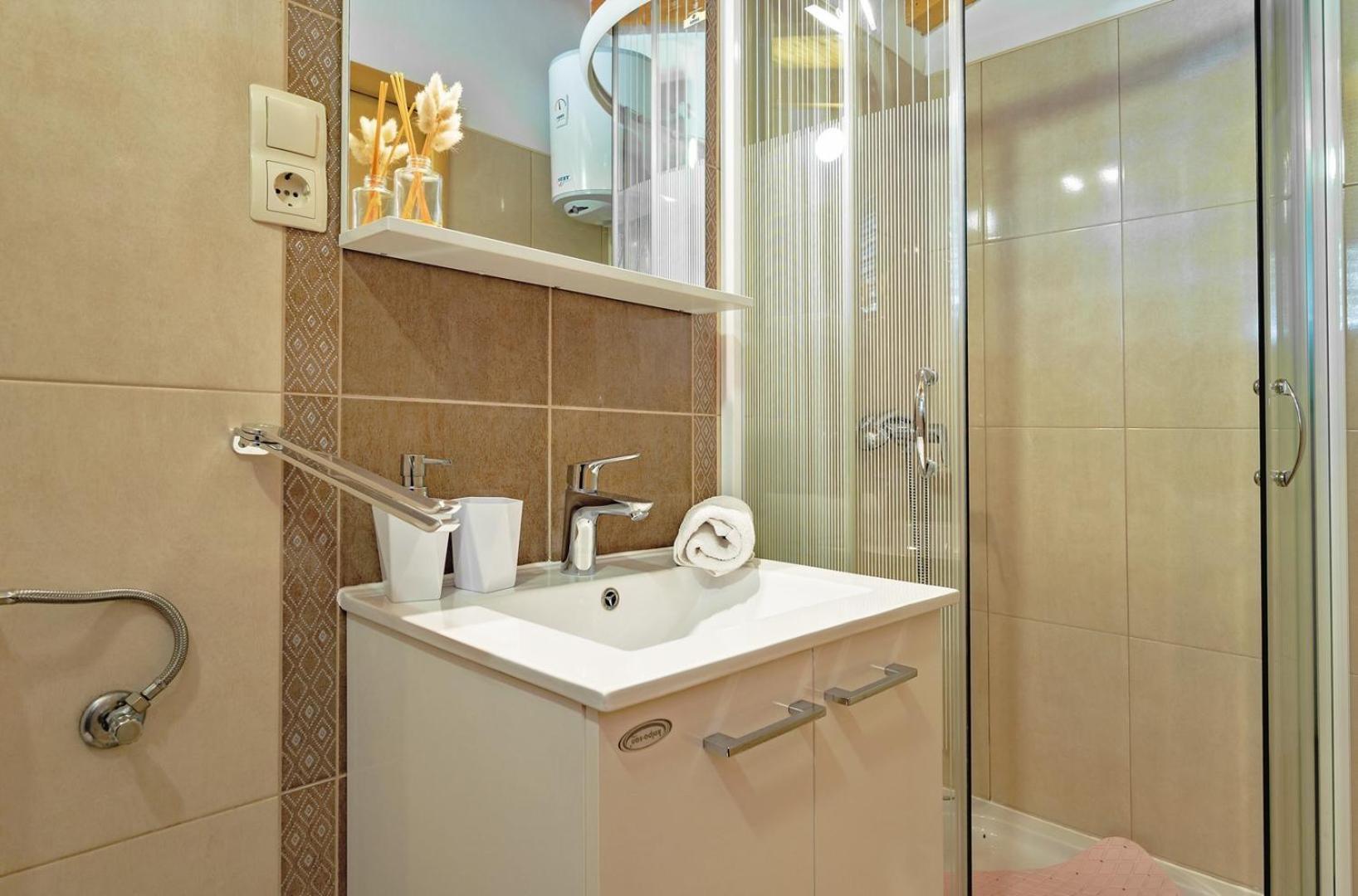 Sea Flower Beachfront Villa Sevid Bagian luar foto