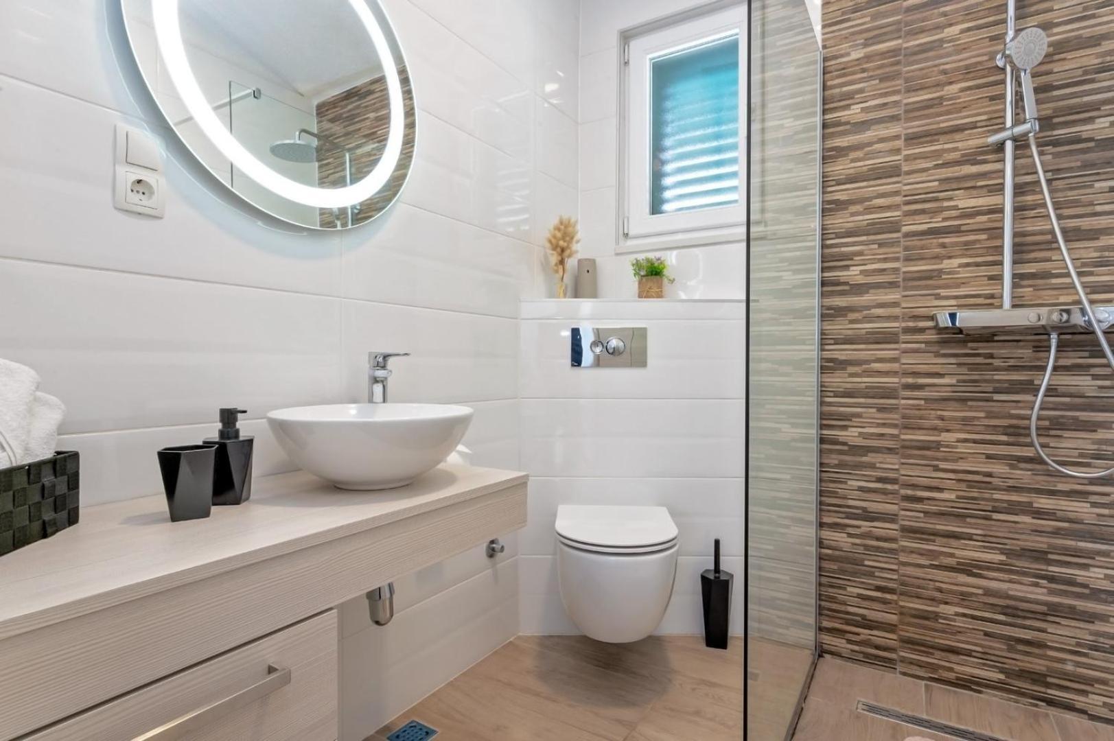 Sea Flower Beachfront Villa Sevid Bagian luar foto