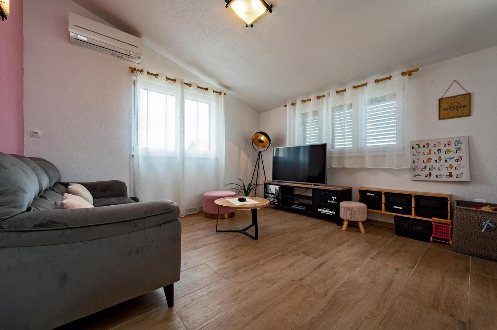 Sea Flower Beachfront Villa Sevid Bagian luar foto