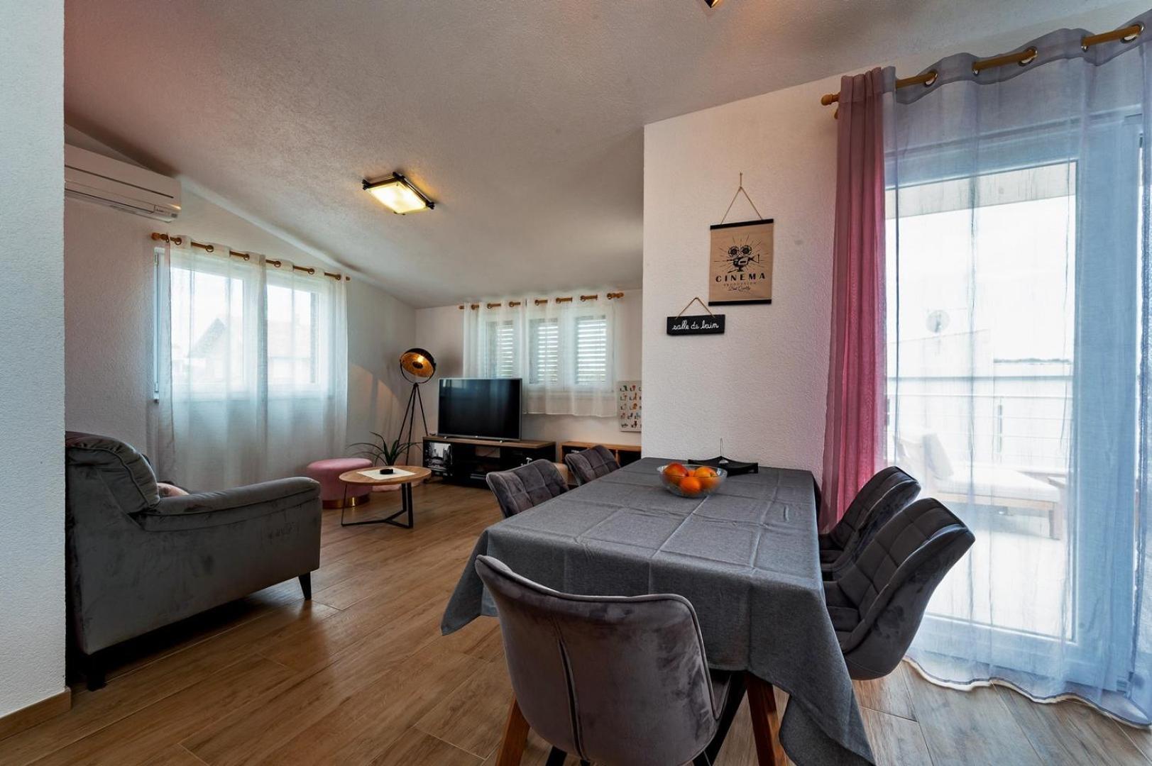 Sea Flower Beachfront Villa Sevid Bagian luar foto