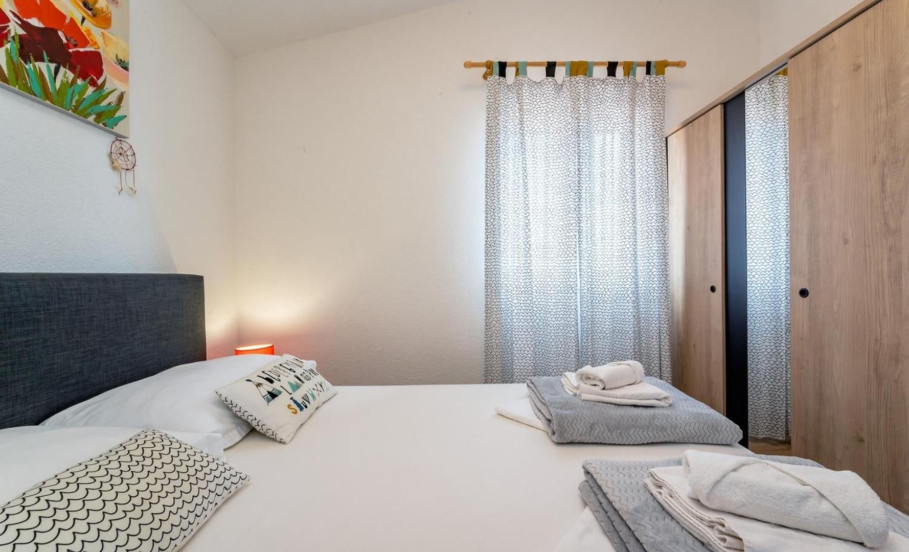 Sea Flower Beachfront Villa Sevid Bagian luar foto