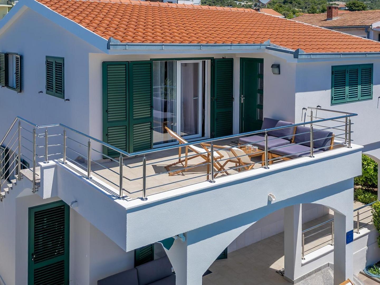 Sea Flower Beachfront Villa Sevid Bagian luar foto