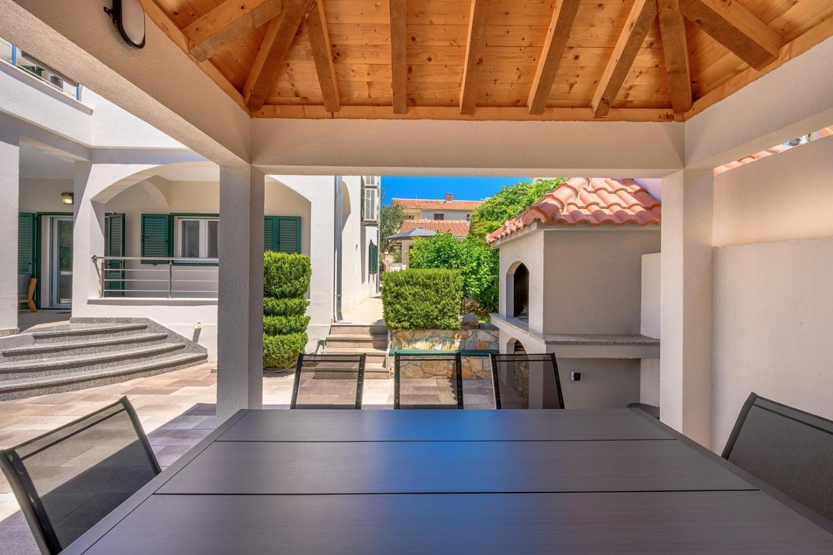 Sea Flower Beachfront Villa Sevid Bagian luar foto