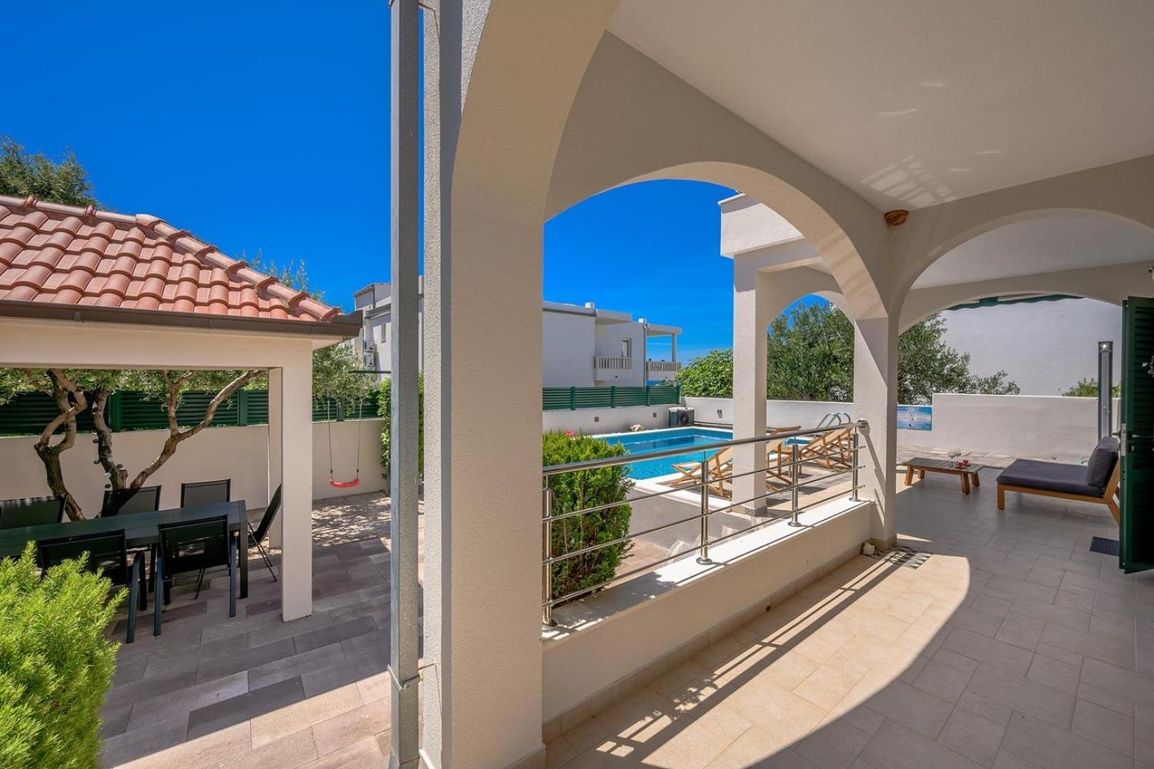 Sea Flower Beachfront Villa Sevid Bagian luar foto