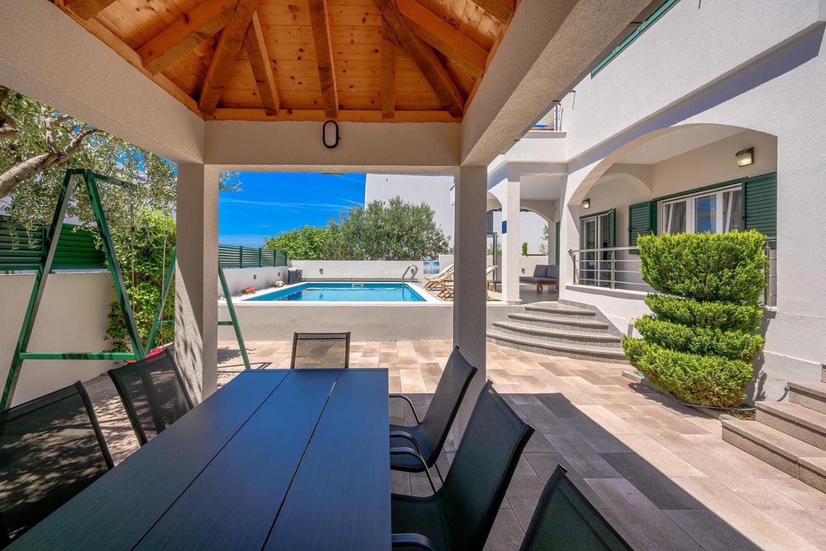 Sea Flower Beachfront Villa Sevid Bagian luar foto